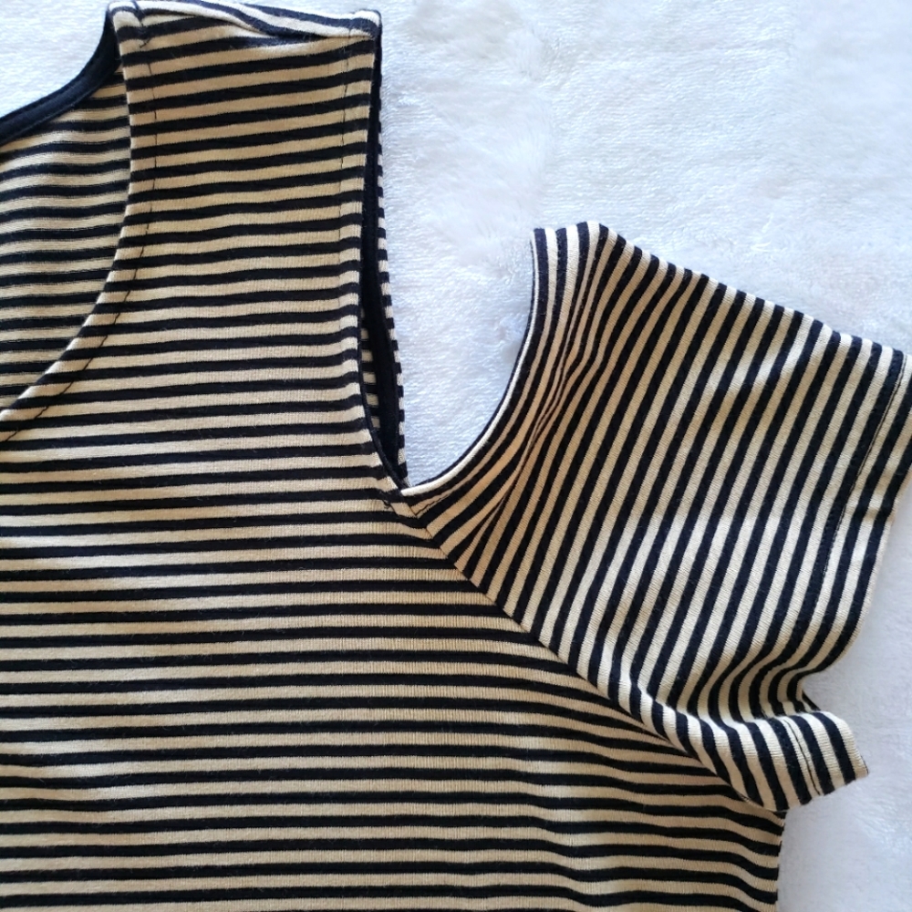 MICHAEL KORS Cold Shoulder Striped Short Sleeve Top—NWT—L - Picture 8 of 11